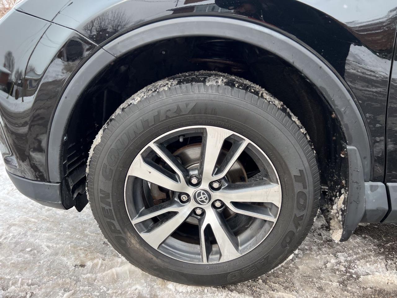 2018 Toyota RAV4 XLE FWD - Photo #8