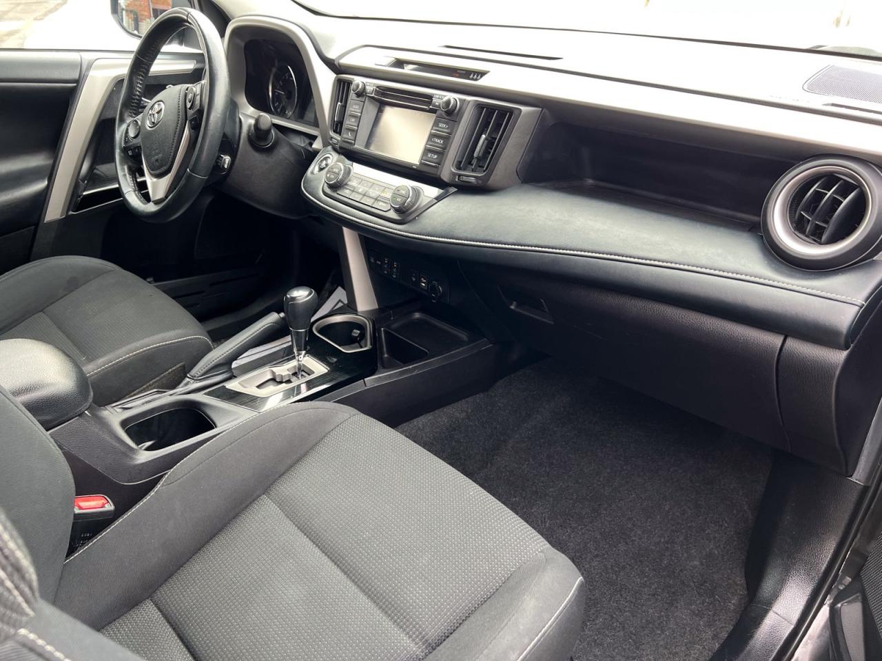 2018 Toyota RAV4 XLE FWD - Photo #11