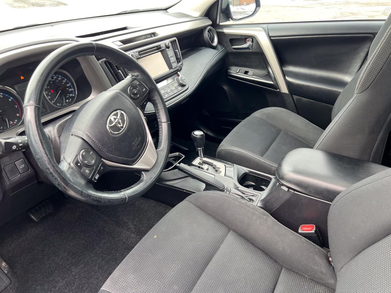 2018 Toyota RAV4 XLE FWD - Photo #17
