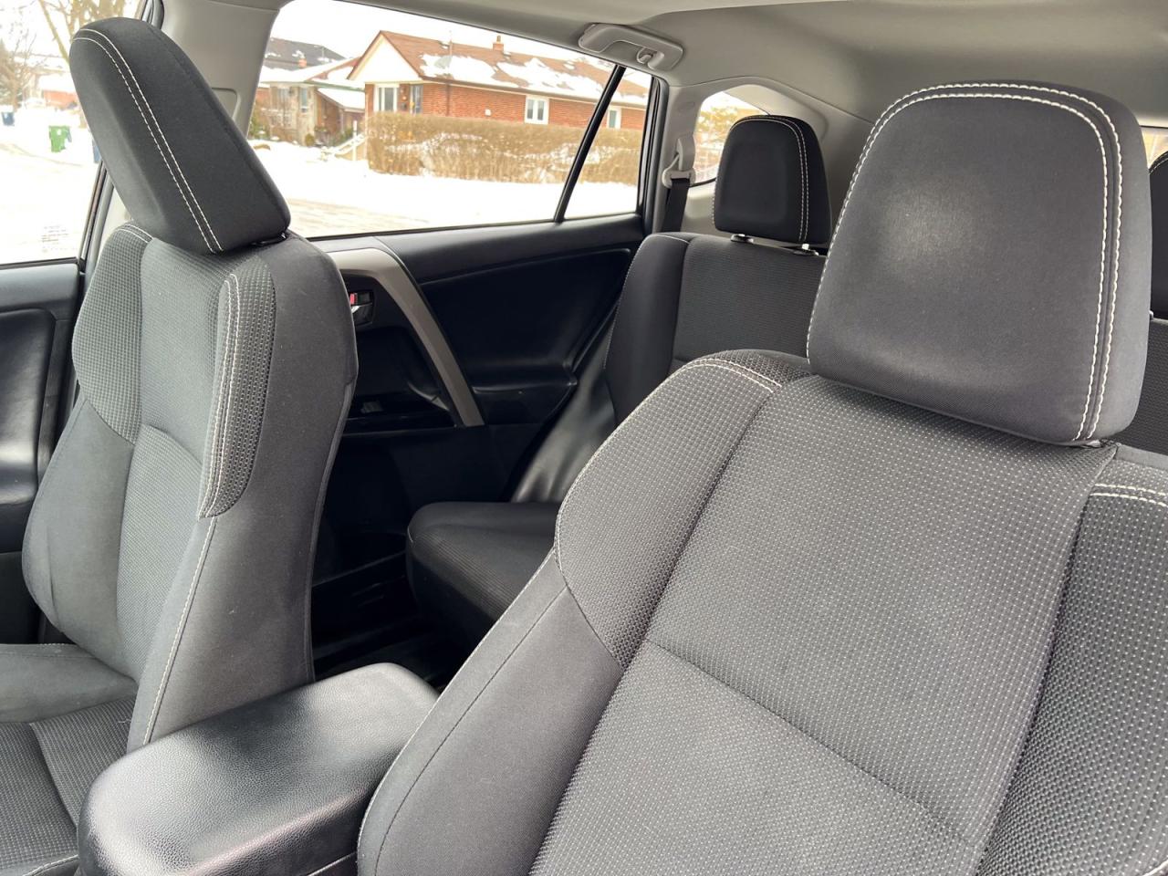 2018 Toyota RAV4 XLE FWD - Photo #18
