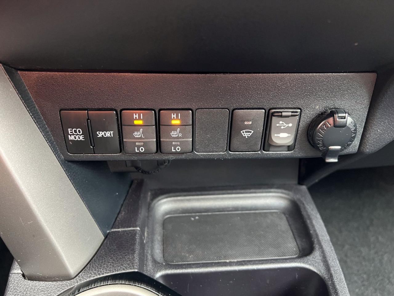 2018 Toyota RAV4 XLE FWD - Photo #24