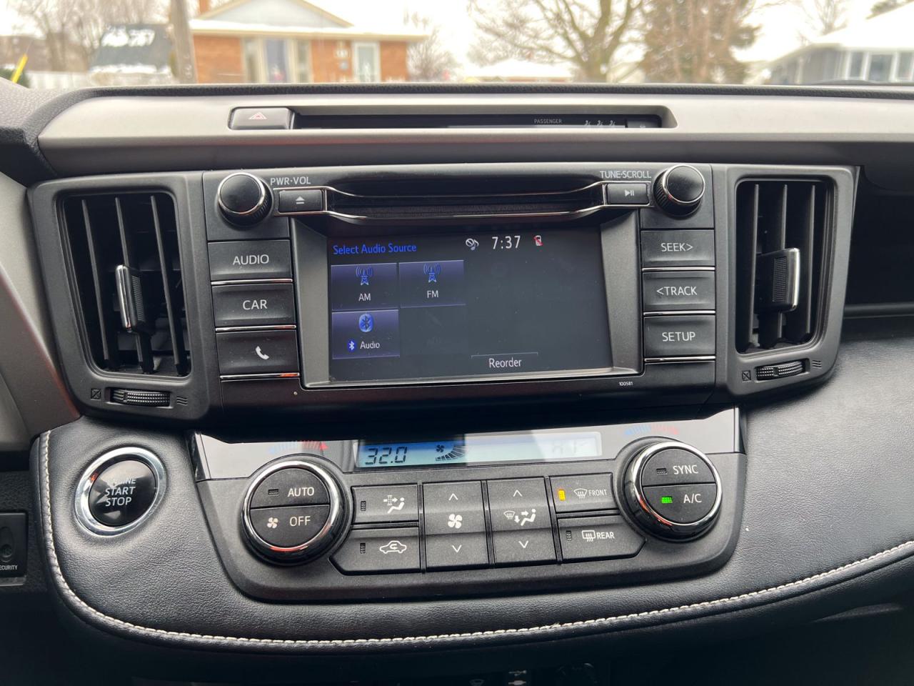 2018 Toyota RAV4 XLE FWD - Photo #27