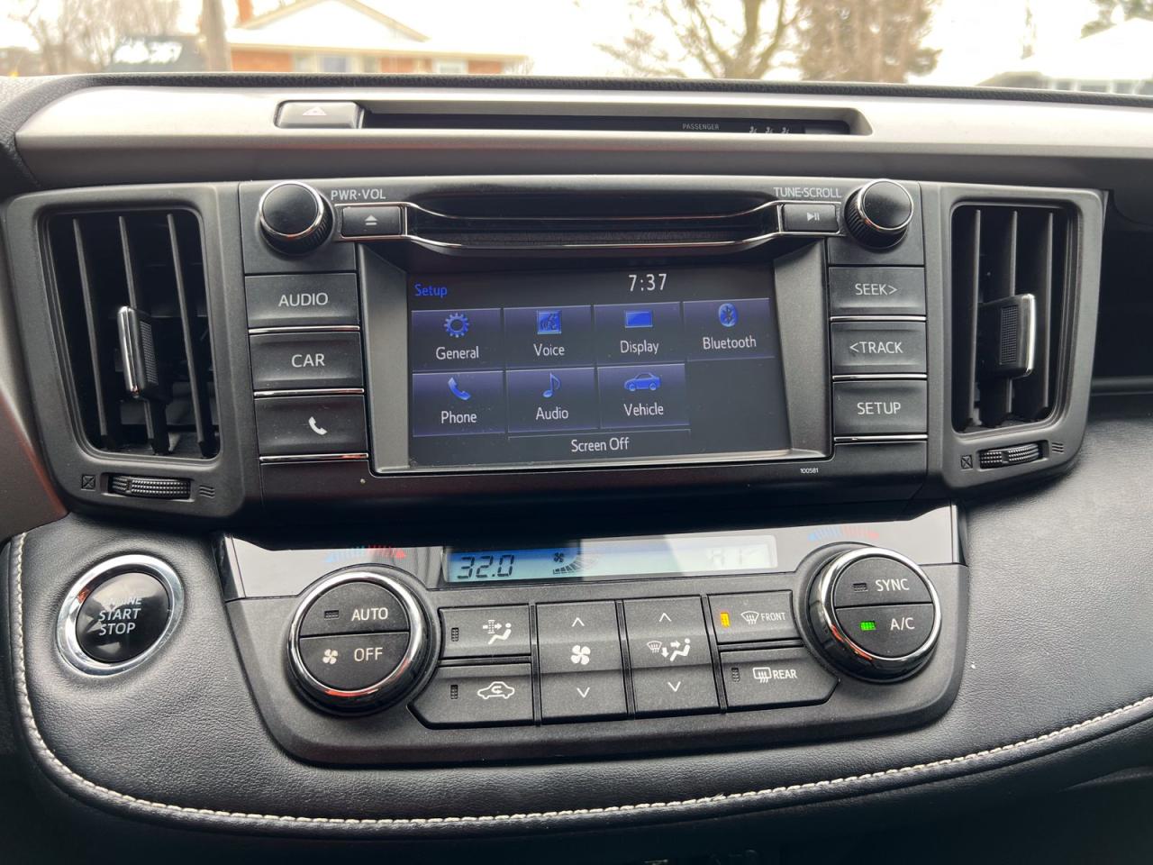 2018 Toyota RAV4 XLE FWD - Photo #30