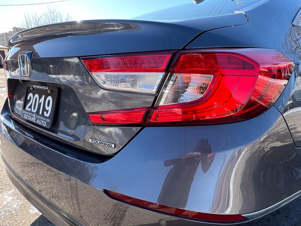 2019 Honda Accord Touring 2.0T 10A - Photo #9