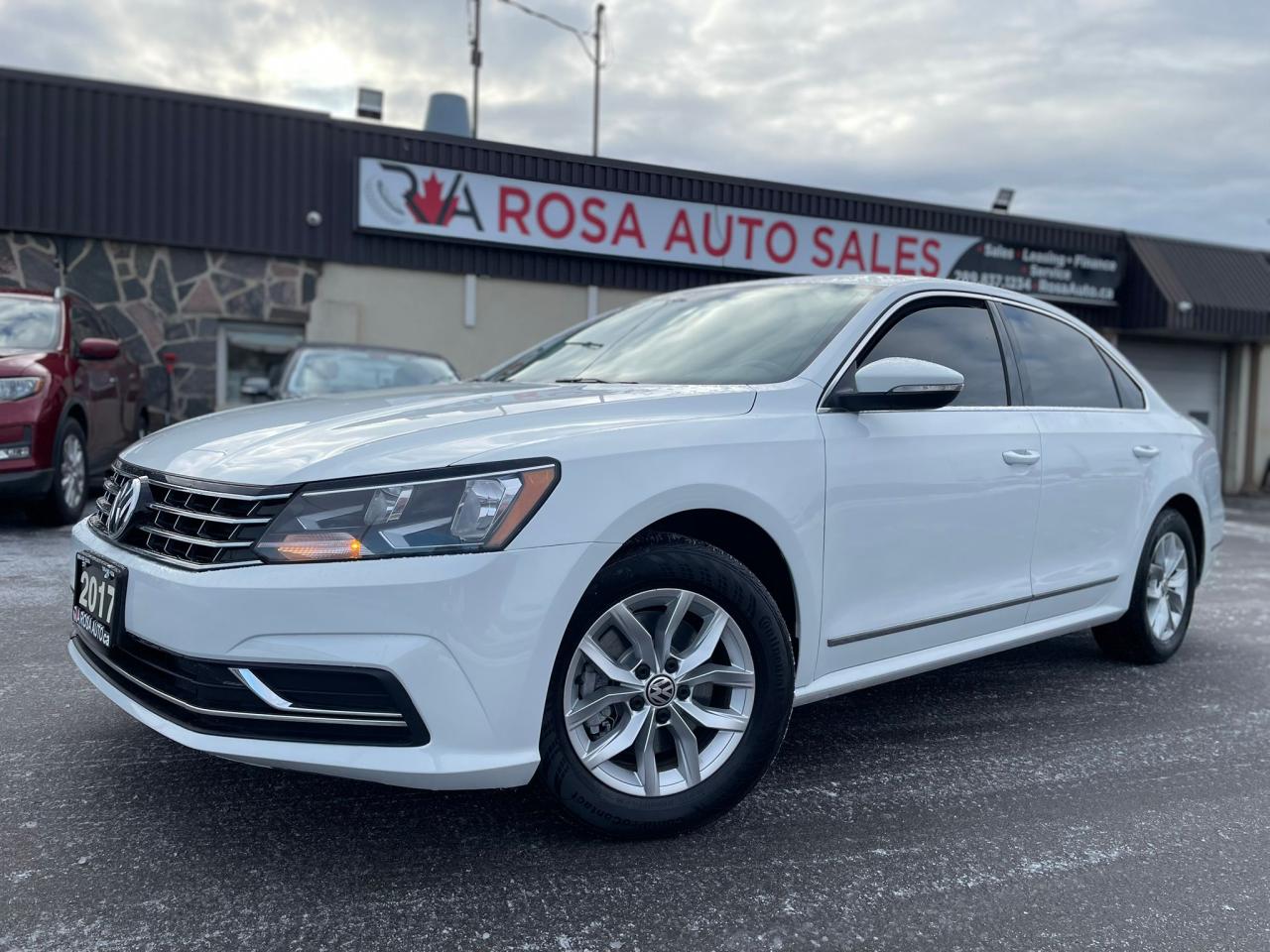 2017 Volkswagen Passat Trendline + AUTO, NO ACCIDENT Photo2