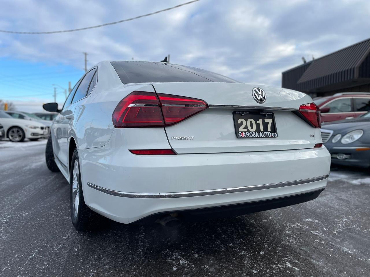 2017 Volkswagen Passat Trendline + AUTO, NO ACCIDENT Photo4