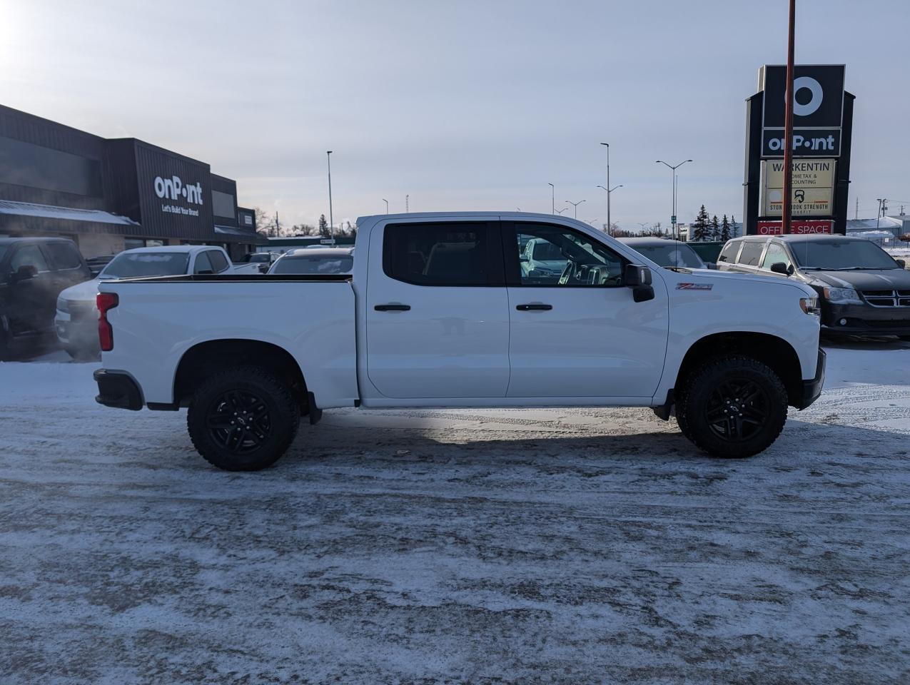 2021 Chevrolet Silverado 1500  - Photo #3