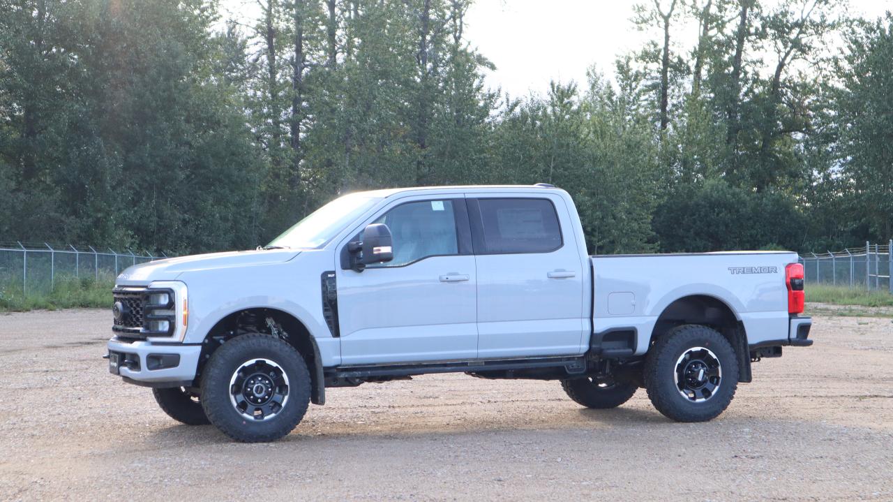 2025 Ford F-350 Super Duty SRW XLT Photo1
