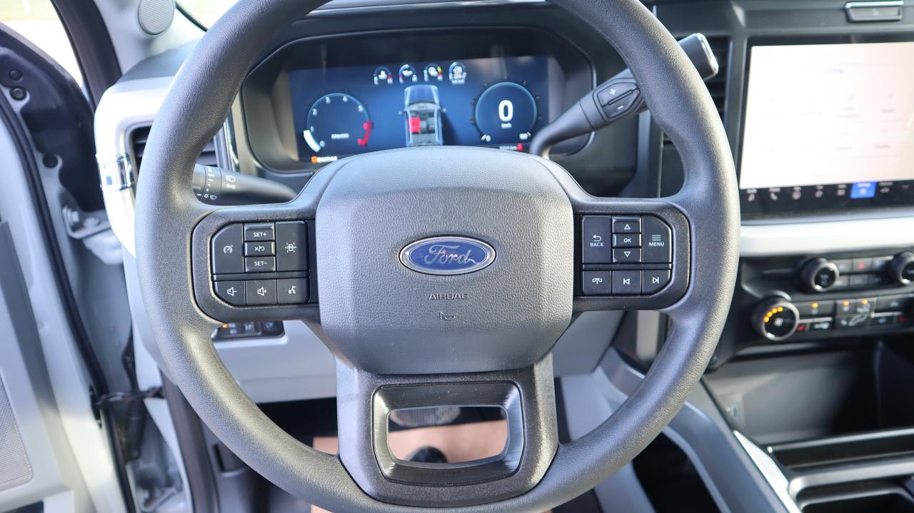 2025 Ford F-350 Super Duty SRW XLT Photo5