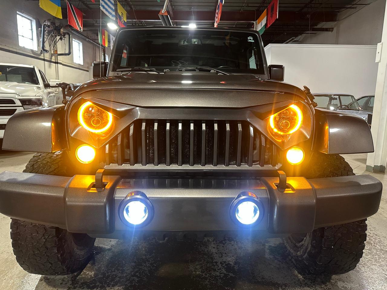 2017 Jeep Wrangler 4WD | 4DR | SAHARA | MANUAL Photo2