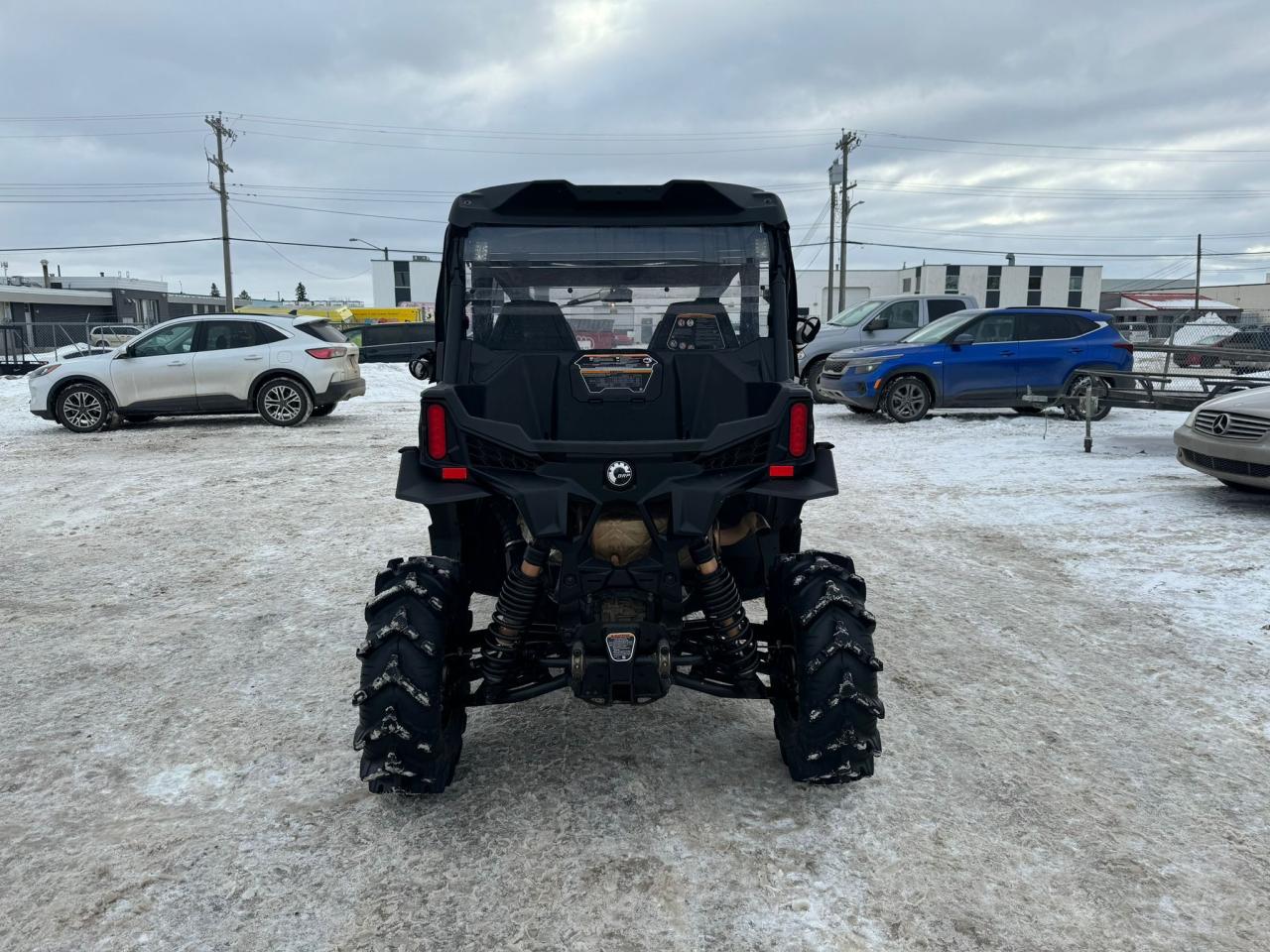 2022 Can-Am MAVERICK 1000 MAX $139 B/W - Photo #3