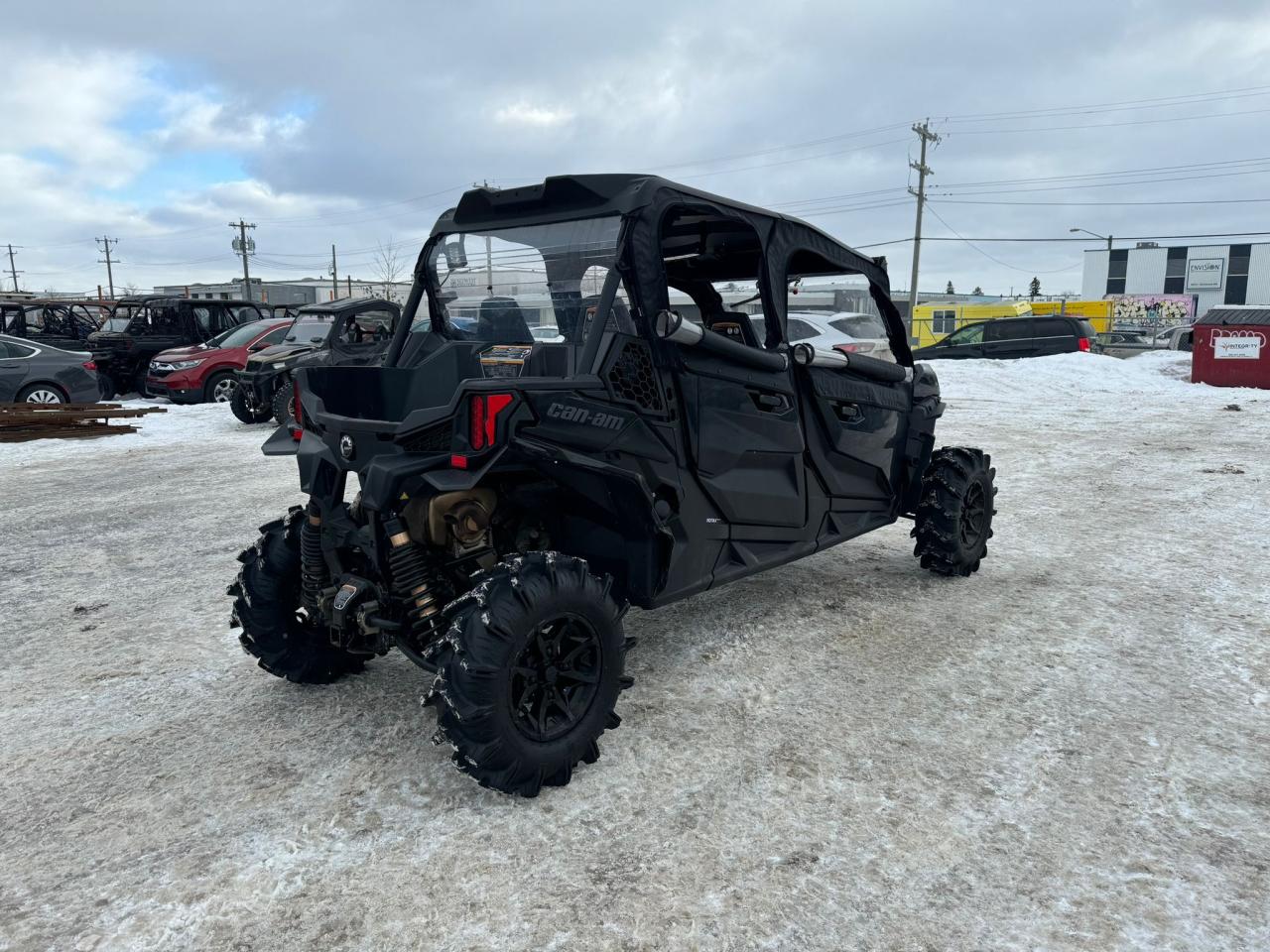 2022 Can-Am MAVERICK 1000 MAX $139 B/W - Photo #5