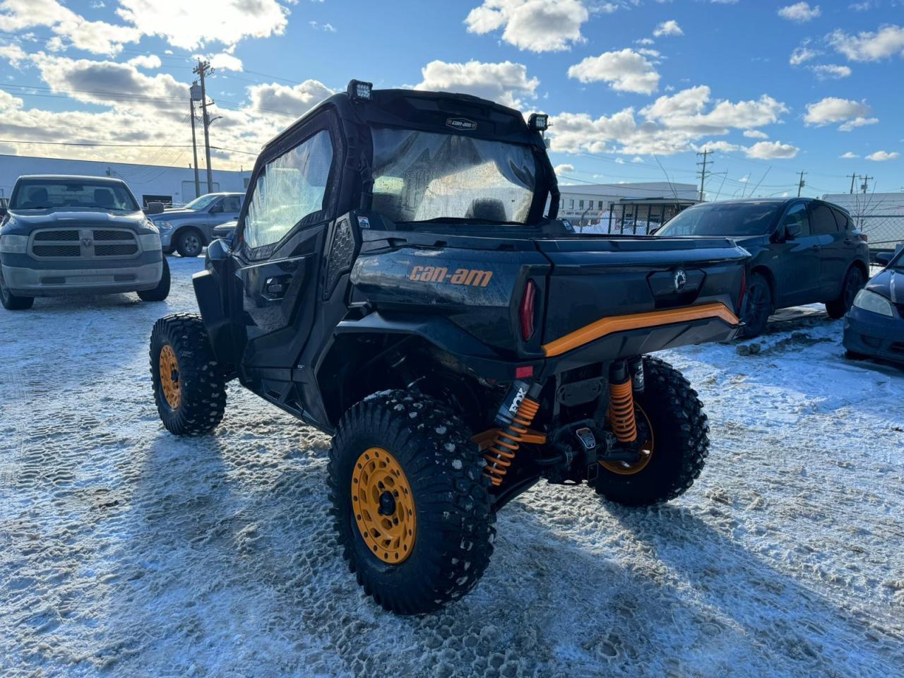 2021 Can-Am Commander 1000 XTP $124 B/W - Photo #4