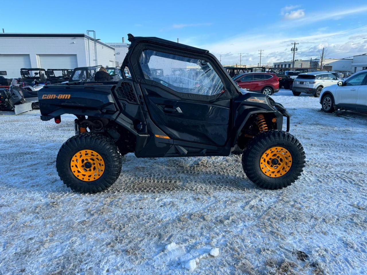 2021 Can-Am Commander 1000 XTP $124 B/W - Photo #7