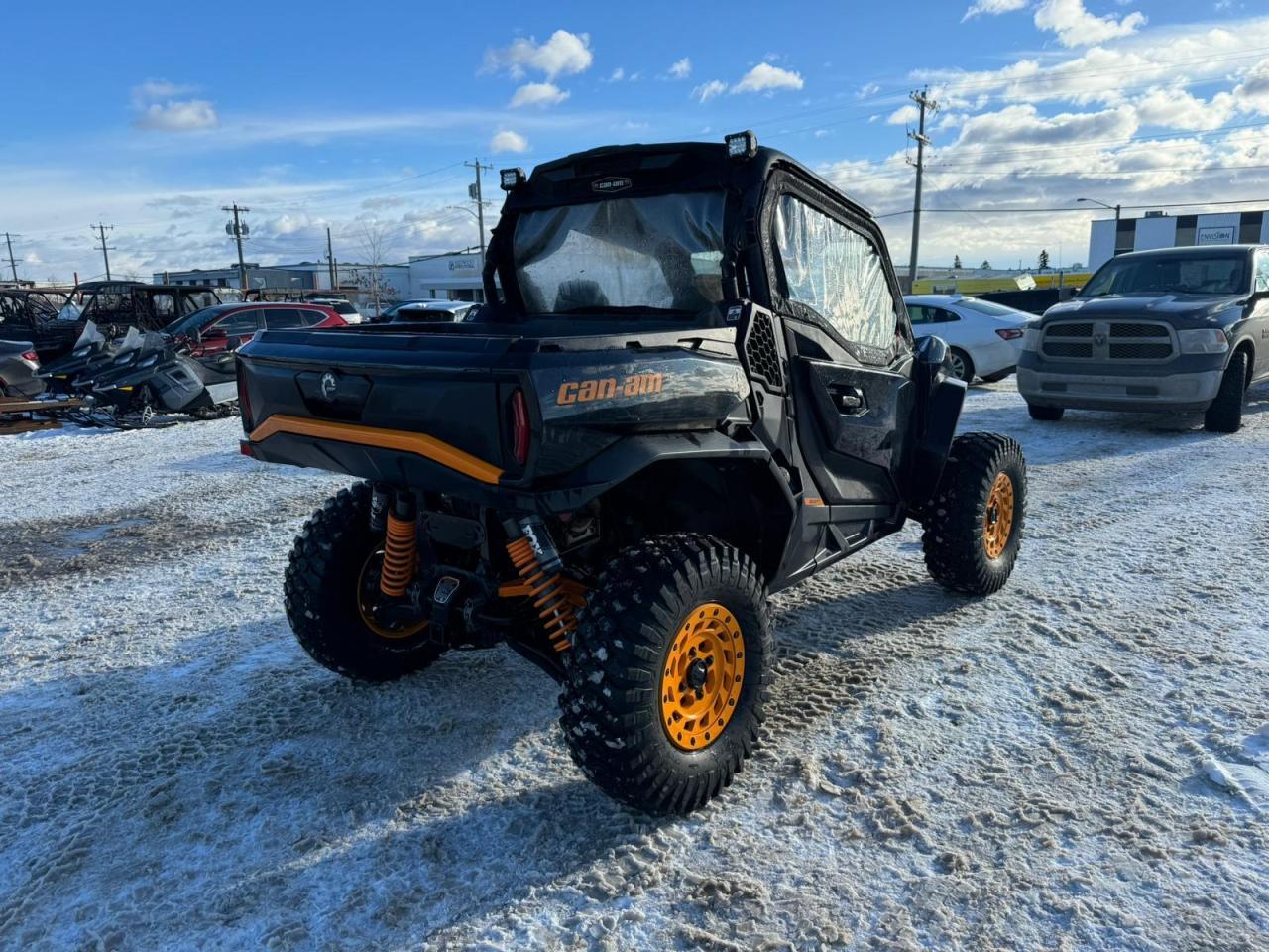 2021 Can-Am Commander 1000 XTP $124 B/W - Photo #6