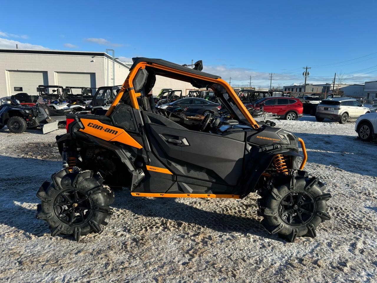 2020 Can-Am MAVERICK 1000 XMR $117 B/W - Photo #6