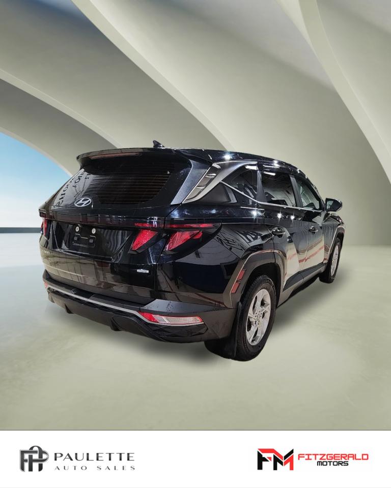 2022 Hyundai Tucson Essential AWD - Photo #2