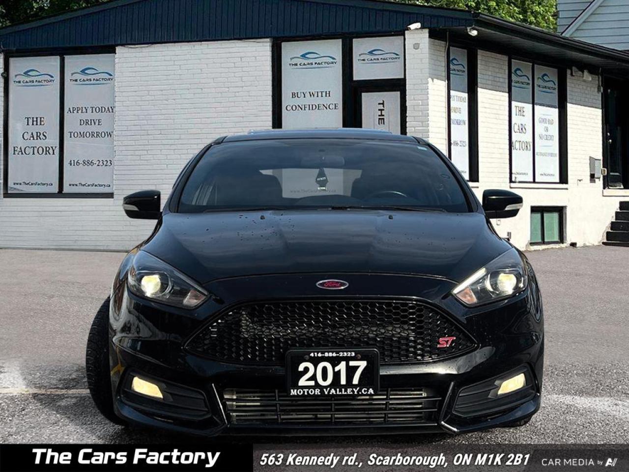 2017 Ford Focus ST 092,027KM Loaded 6MT Rare Find! - Photo #2