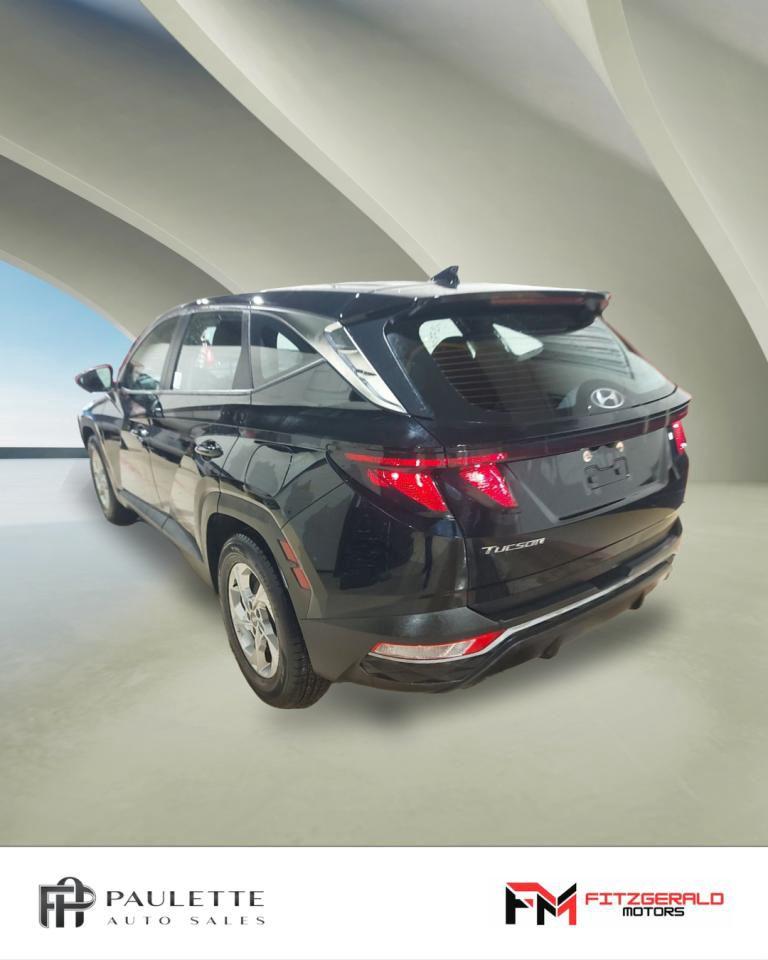 2022 Hyundai Tucson Essential FWD - Photo #2