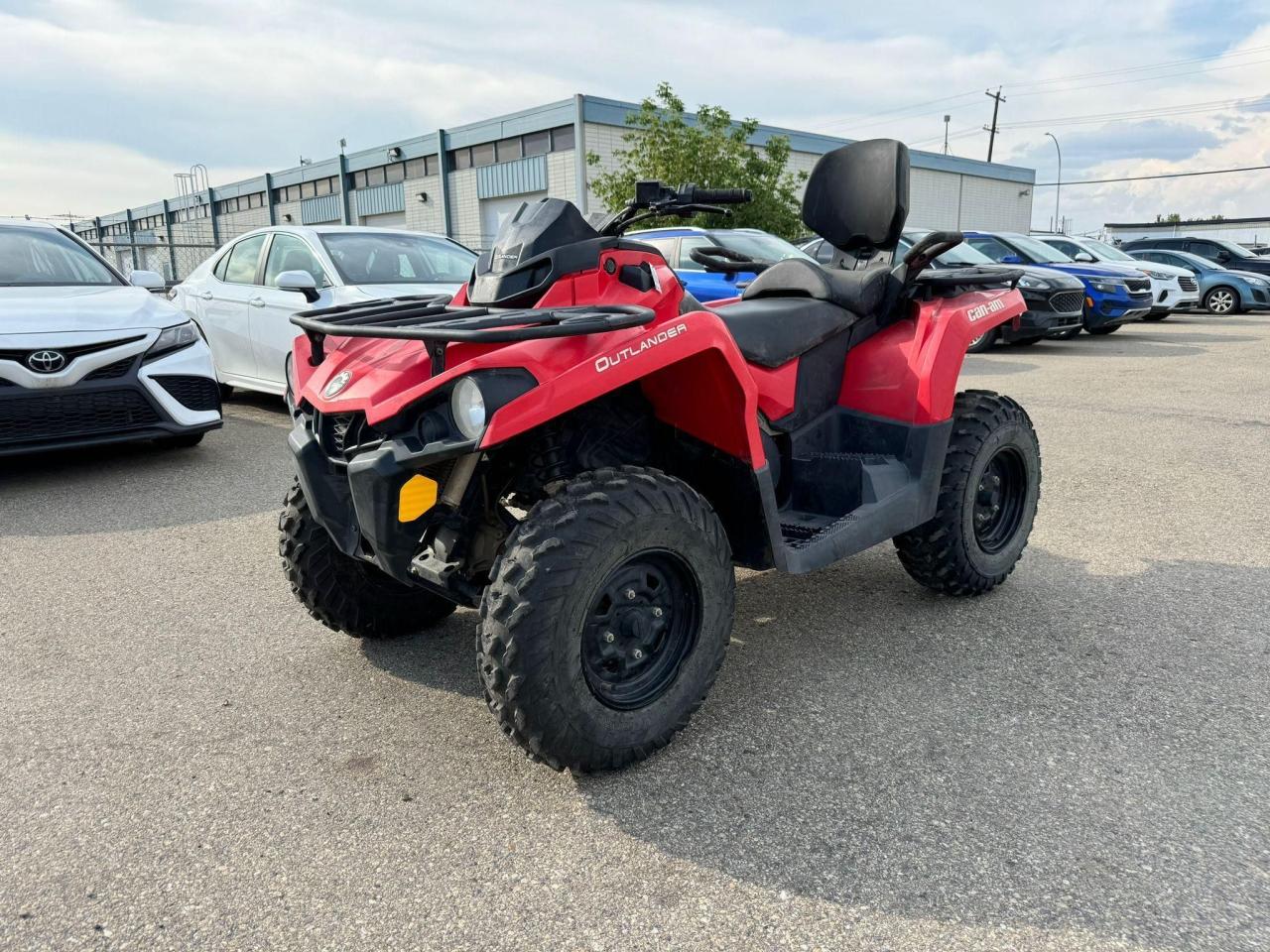 2020 CAN AM Other 570 MAX $94 B/W - Photo #1