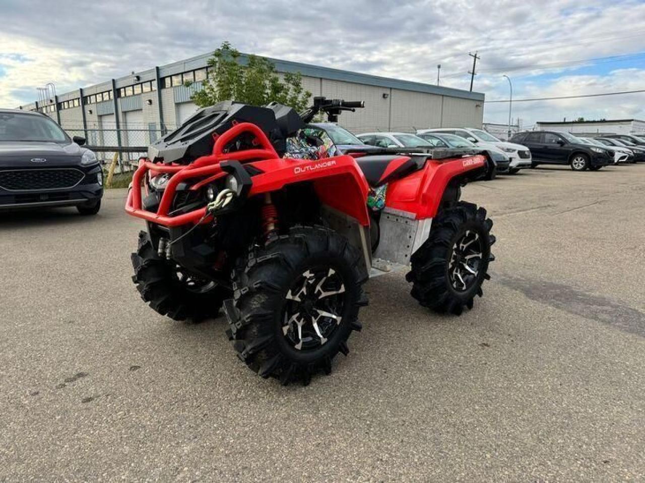 2018 Can-Am Outlander 850 XMR  $101 B/W - Photo #1