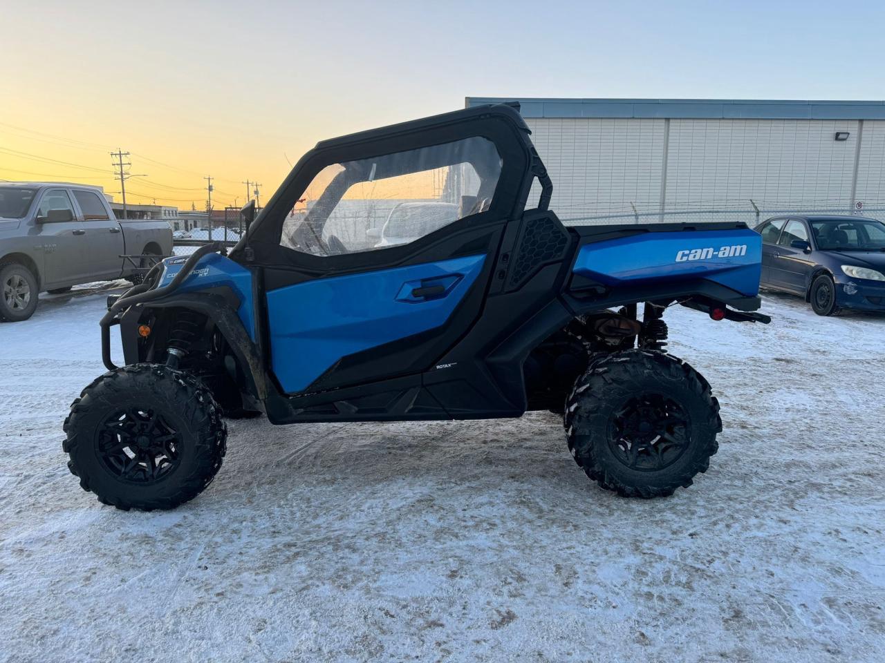 2022 Can-Am Commander 700 XT $115 B/W - Photo #2