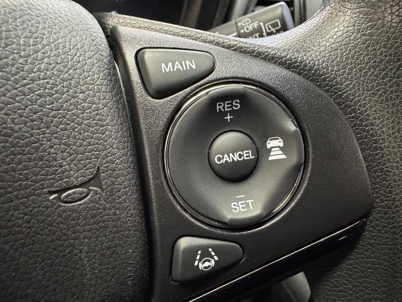 2021 Honda HR-V LX+Honda Sense+Lane Keep+ApplePlay+CLEAN CARFAX Photo3