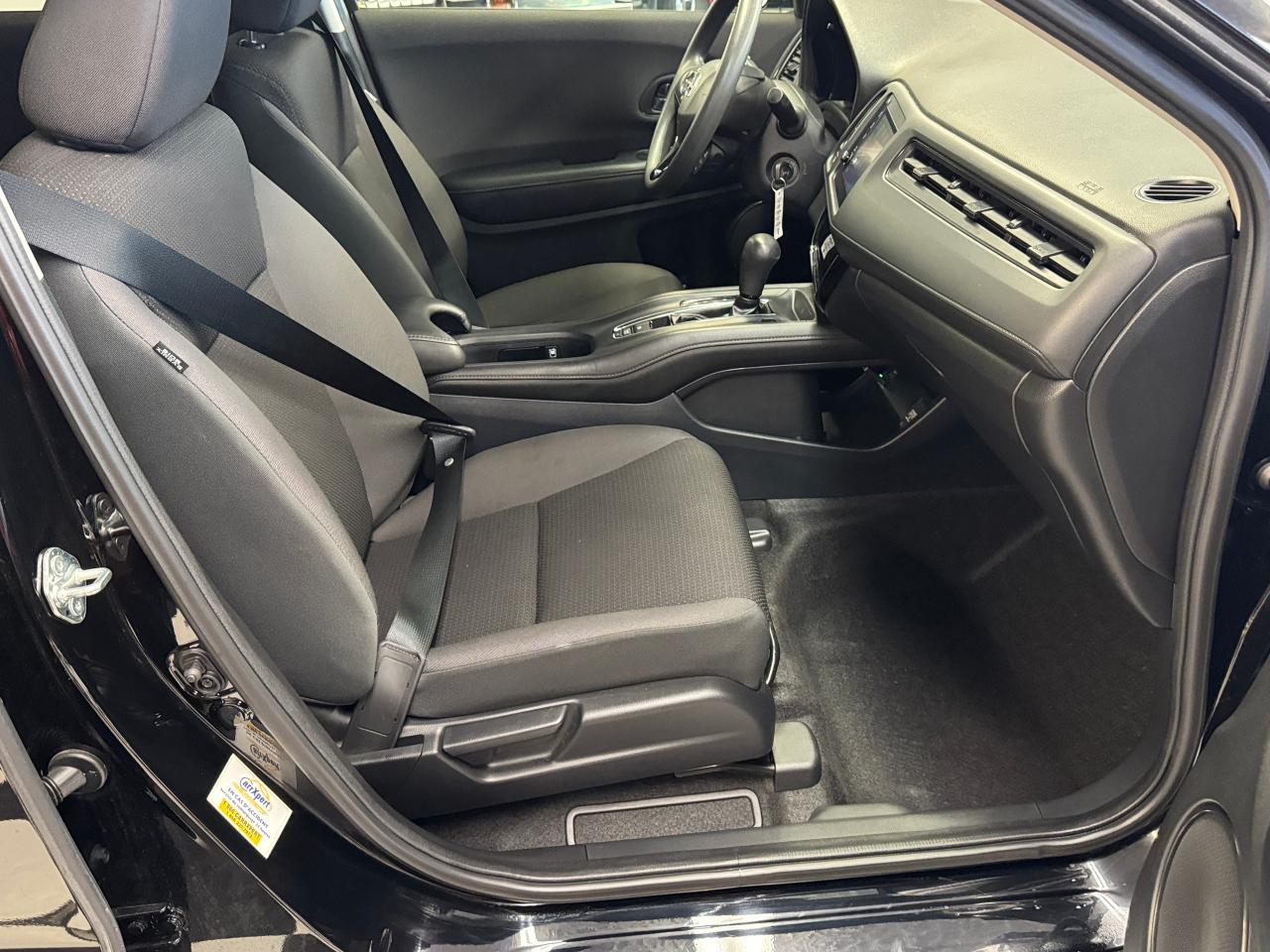 2021 Honda HR-V LX+Honda Sense+Lane Keep+ApplePlay+CLEAN CARFAX Photo24