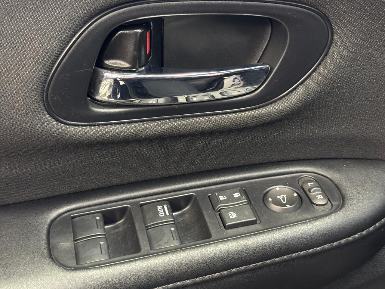 2021 Honda HR-V LX+Honda Sense+Lane Keep+ApplePlay+CLEAN CARFAX - Photo #62