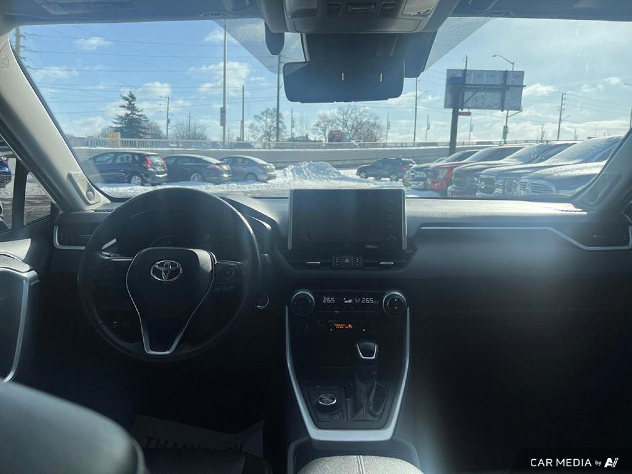 2019 Toyota RAV4 LIMITED / AWD / NAV / ROOF / LEATHER / ALLOYS - Photo #13