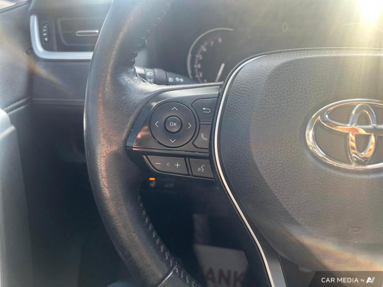 2019 Toyota RAV4 LIMITED / AWD / NAV / ROOF / LEATHER / ALLOYS - Photo #23