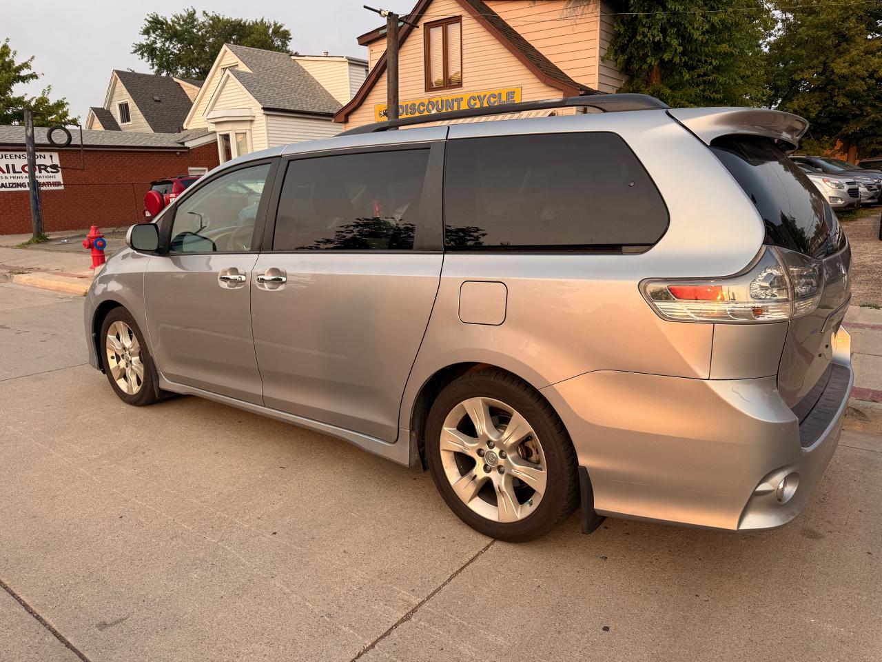 2013 Toyota Sienna 5DR V6 SE 8-PASS FWD - Photo #10