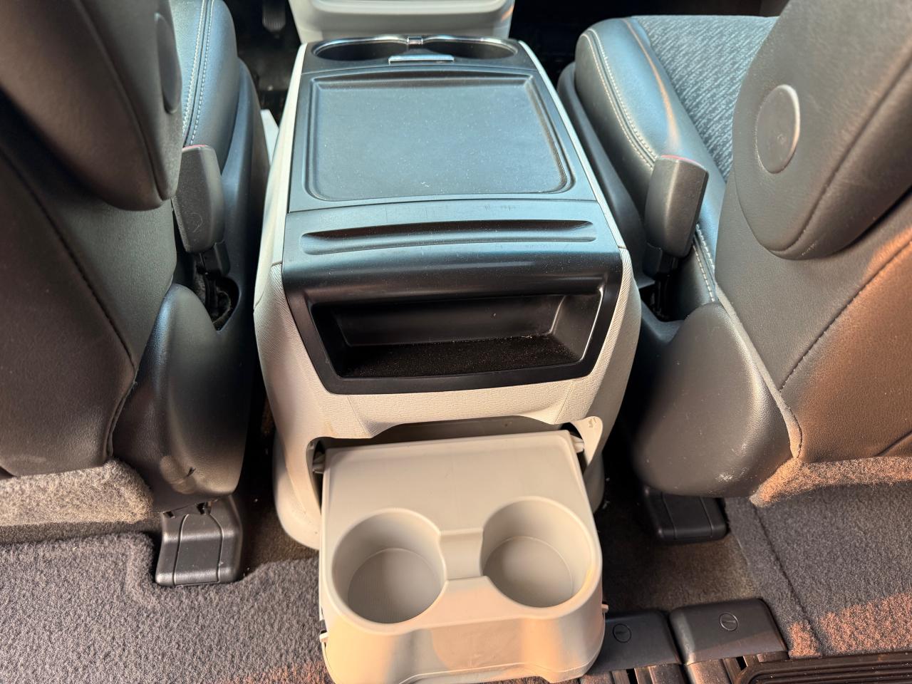 2013 Toyota Sienna 5DR V6 SE 8-PASS FWD Photo