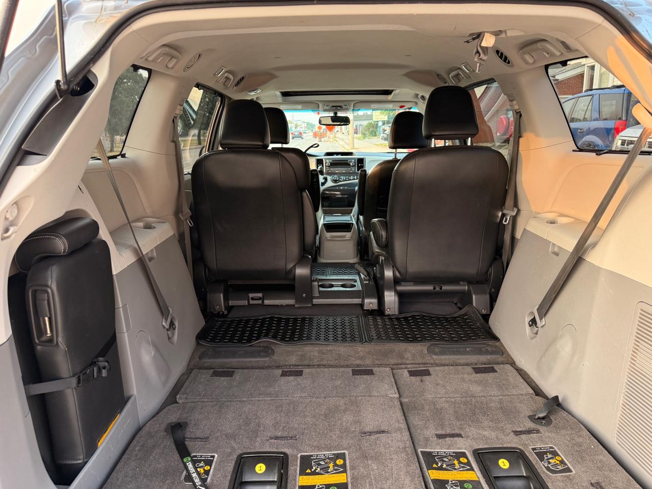 2013 Toyota Sienna 5DR V6 SE 8-PASS FWD - Photo #18
