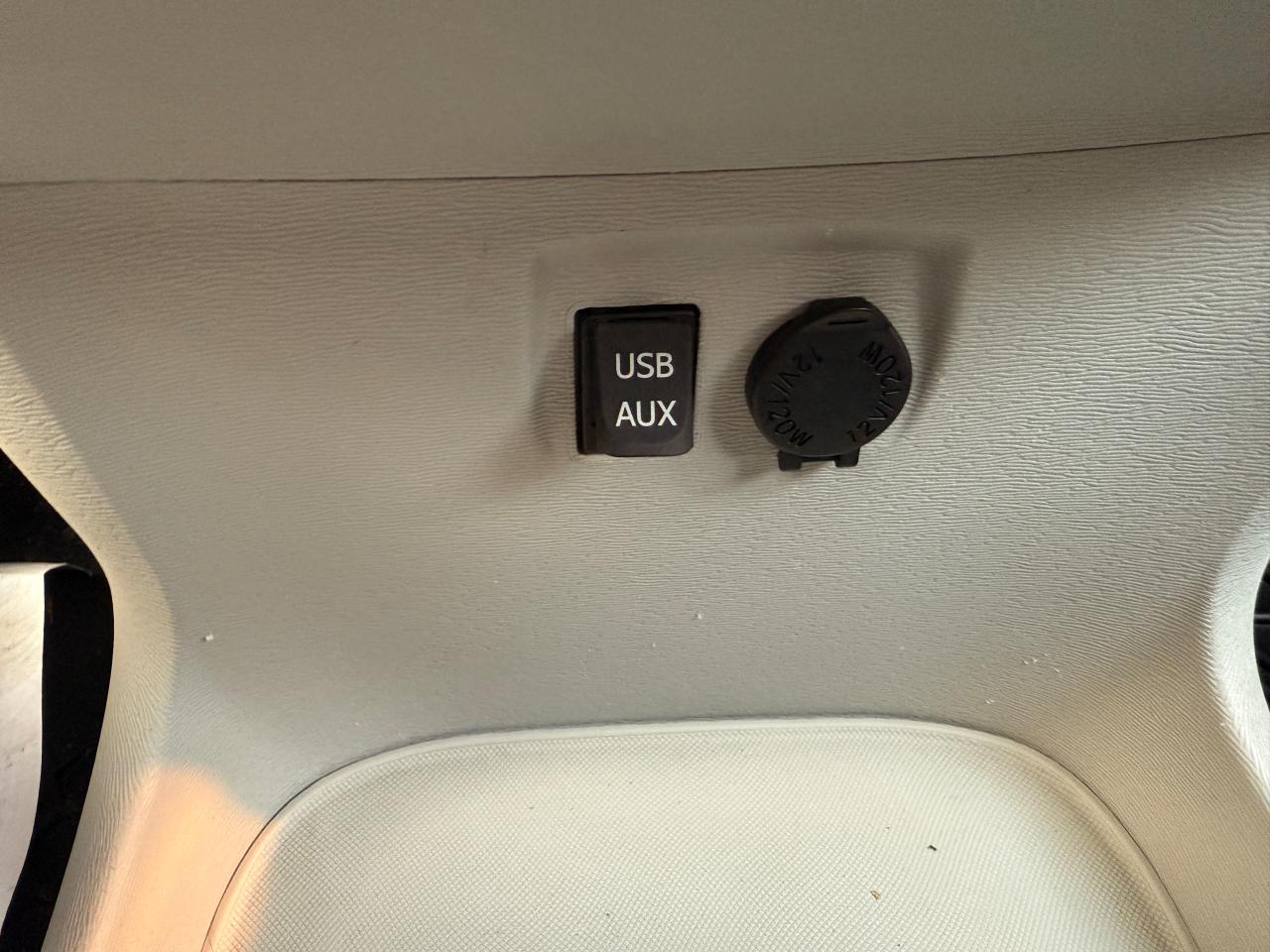 2013 Toyota Sienna 5DR V6 SE 8-PASS FWD - Photo #25