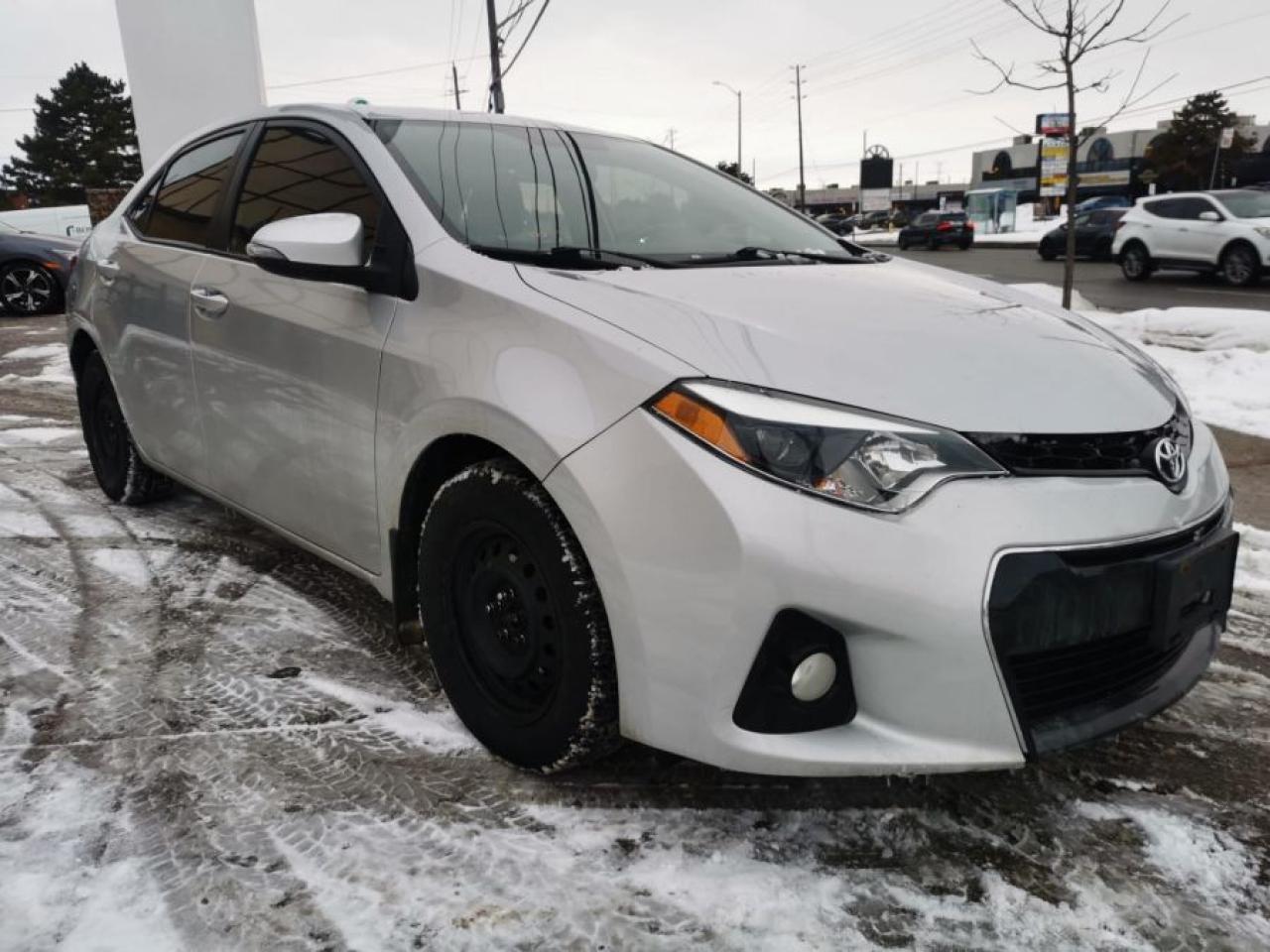 Used 2016 Toyota Corolla XLE / POWER SUNROOF for sale in North York, ON