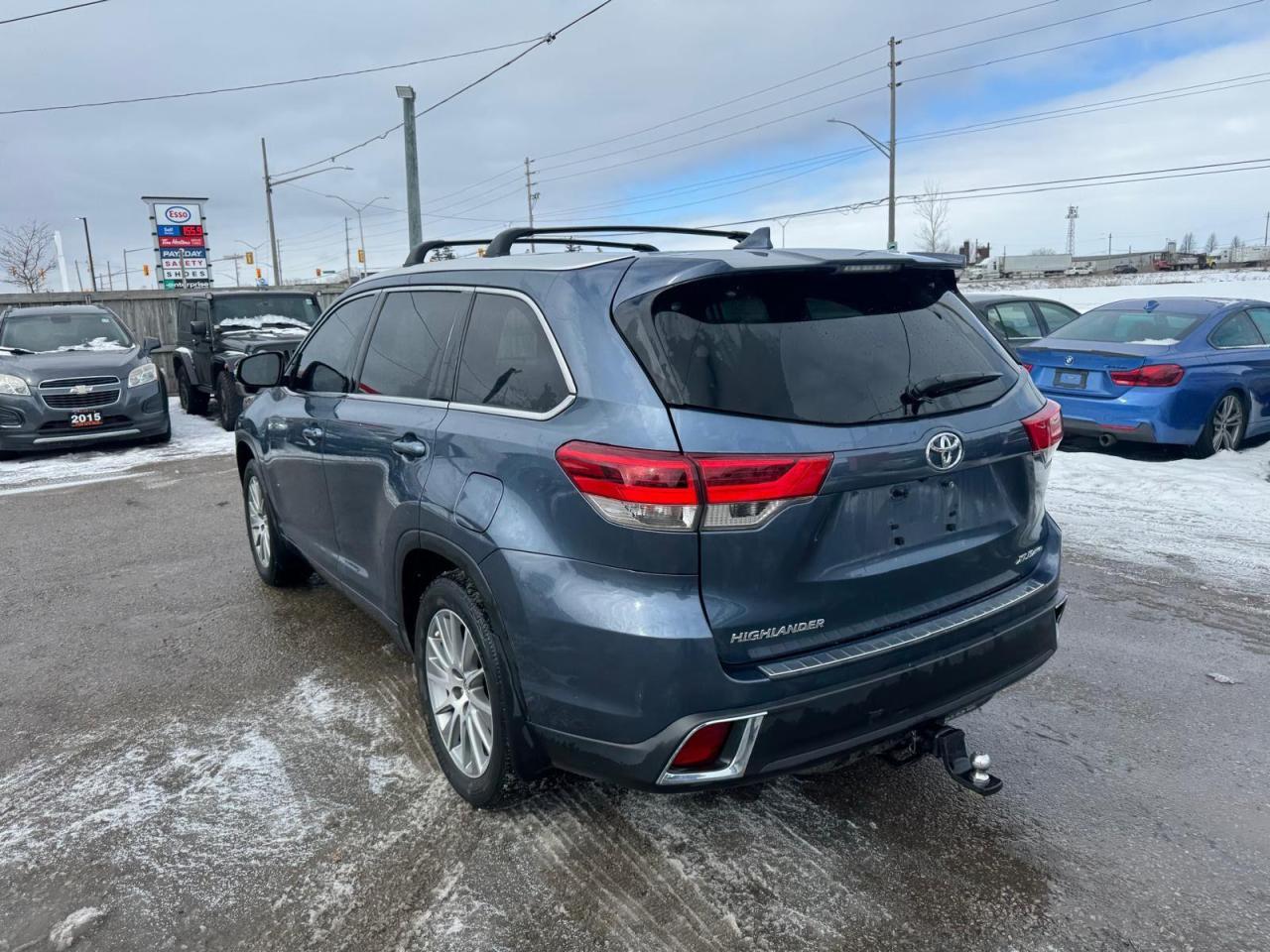 2017 Toyota Highlander XLE, AWD, ONLY 123KMS, LOADED, CERTIFIED - Photo #3