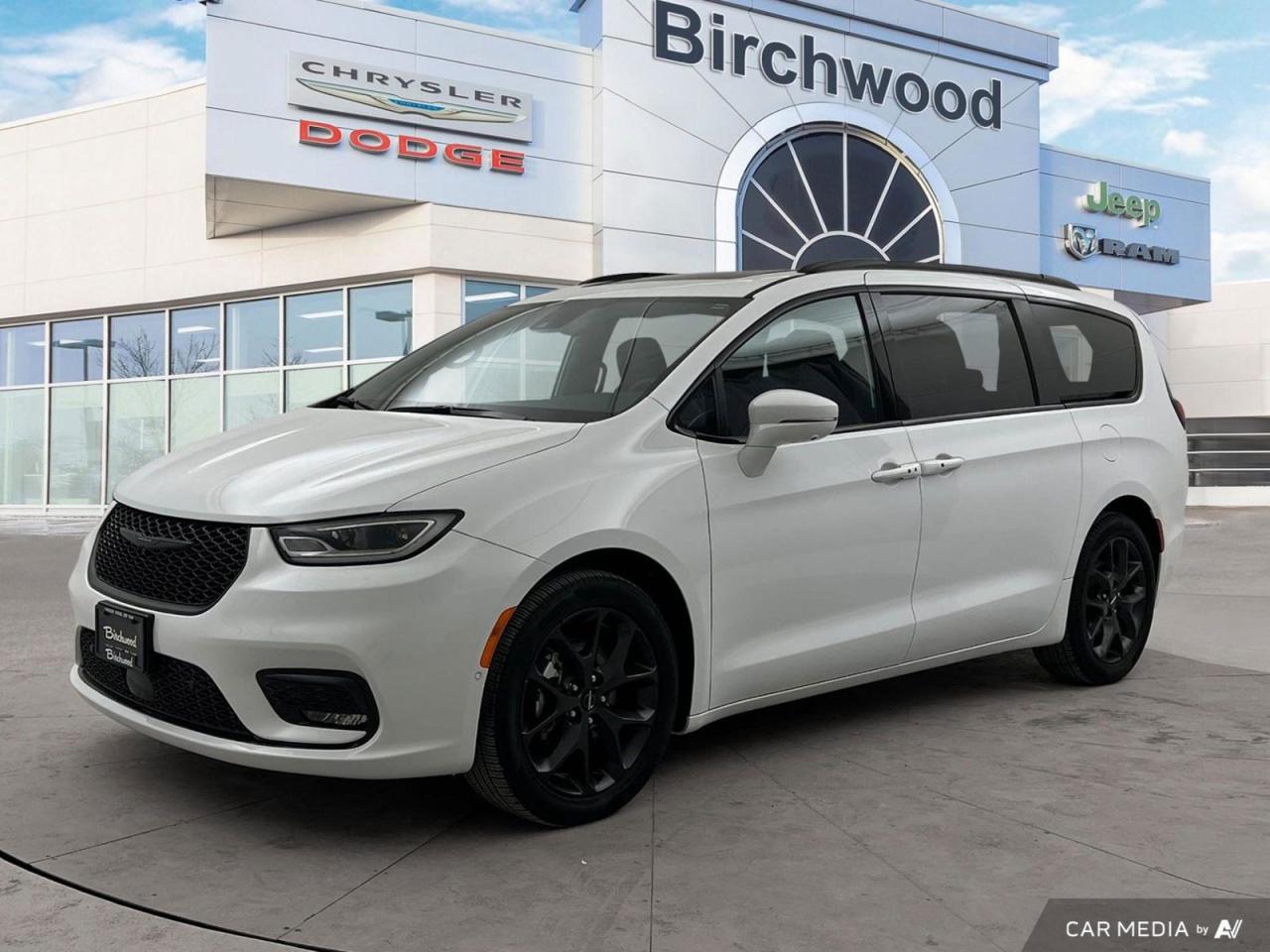 Used 2022 Chrysler Pacifica Limited 5.99% O.A.C | One Owner for sale in Winnipeg, MB
