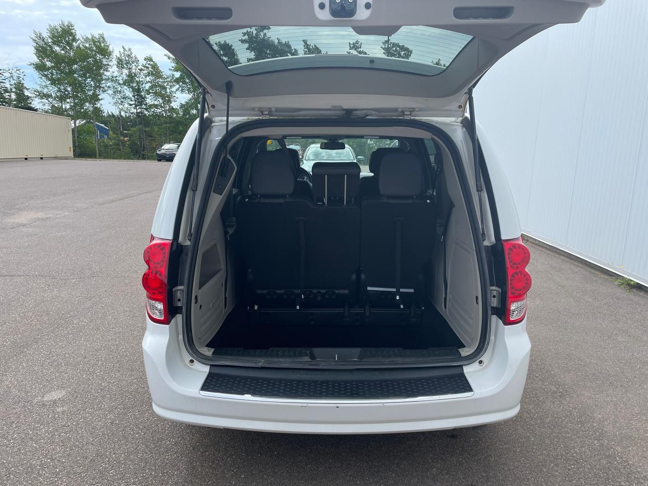 2019 Dodge Caravan GRAND CARAVAN SE Photo