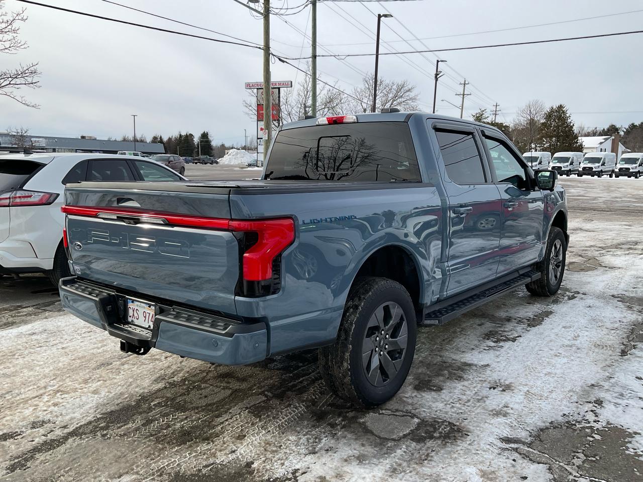 2023 Ford F-150 Lightning Lariat Photo5