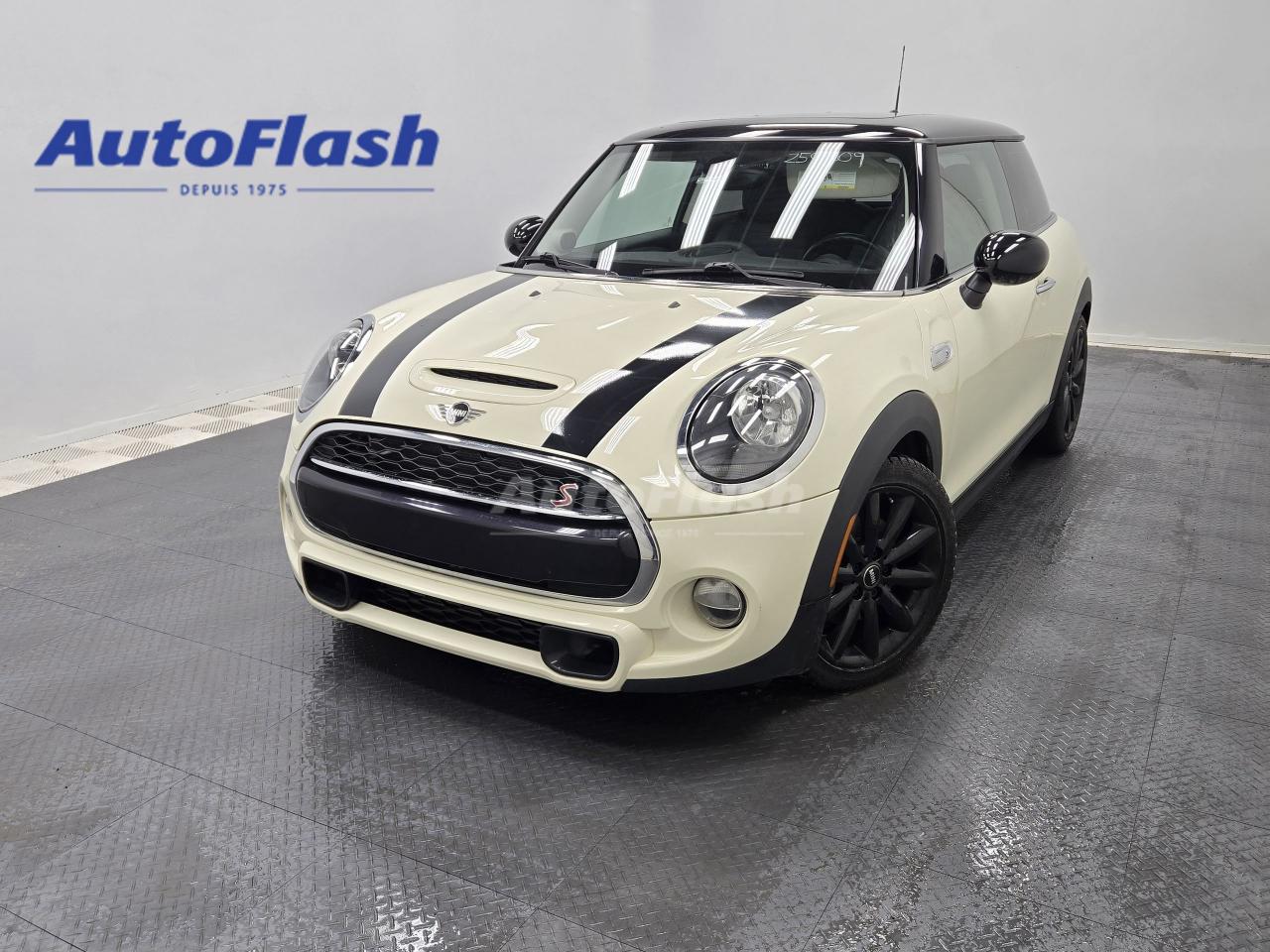 Used 2019 MINI 3 Door AUTO, NAVI, TOIT-PANO, CARPLAY, BLUETOOTH for sale in Saint-Hubert, QC