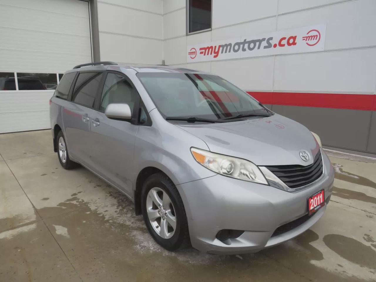 Used 2011 Toyota Sienna LE (**7 SEATER**AUTOMATIC**ALLOY WHEELS**REAR HEATING CONTROLS**AM/FM/CD PLAYE)R**CRUISE CONTROL**3RD ROW FOLD INTO FLOOR SEATS**POWER WINDOWS**POWER LOCKS** for sale in Tillsonburg, ON