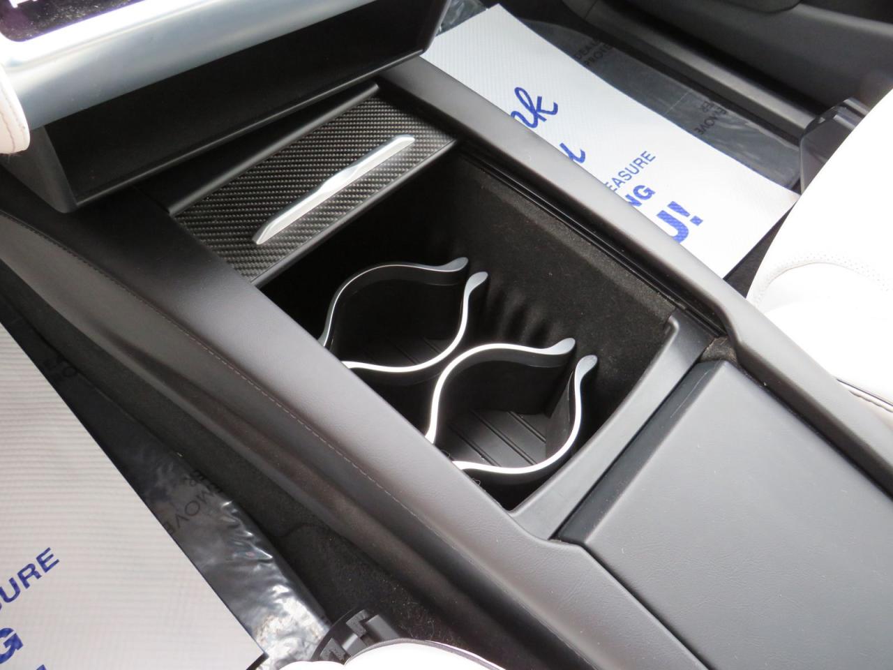 2016 Tesla Model X 90D (**AWD**FALCON WING REAR DOORS**ALLOY RIMS**FOG LIGHTS**LEATHER**NAVIGATION**POWER SEATS**POWER DOORS**17 INCH TOUCHSCREEN DISPLAY**HEATED SEATS**HEATED STEERING WHEEL**REVERSE CAMERA**BLUETOOTH**CRUISE CONTROL**) Photo