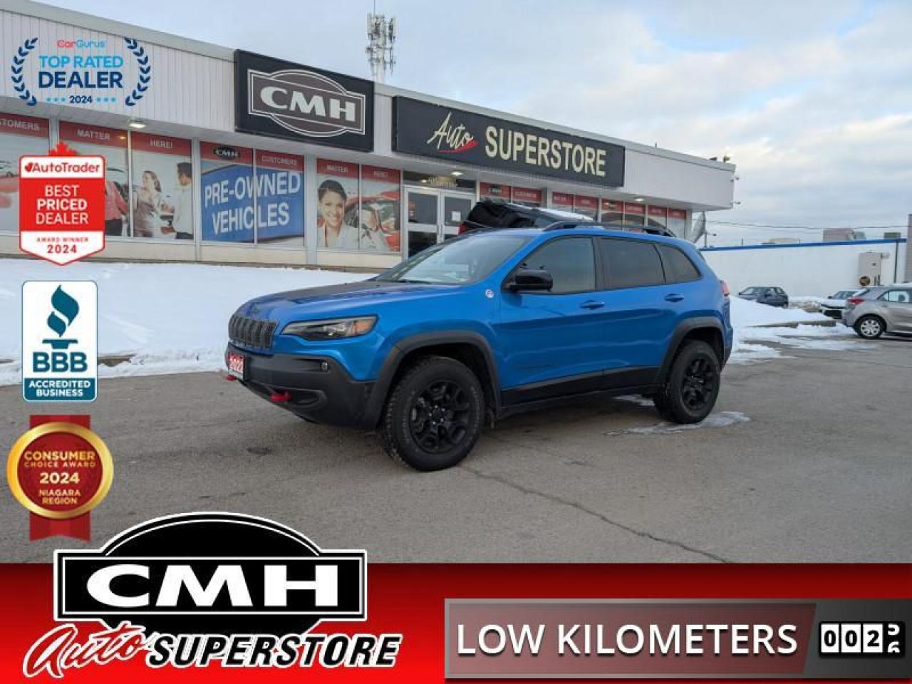 2022 Jeep Cherokee Trailhawk  **LOW KMS - HYDRO BLUE**