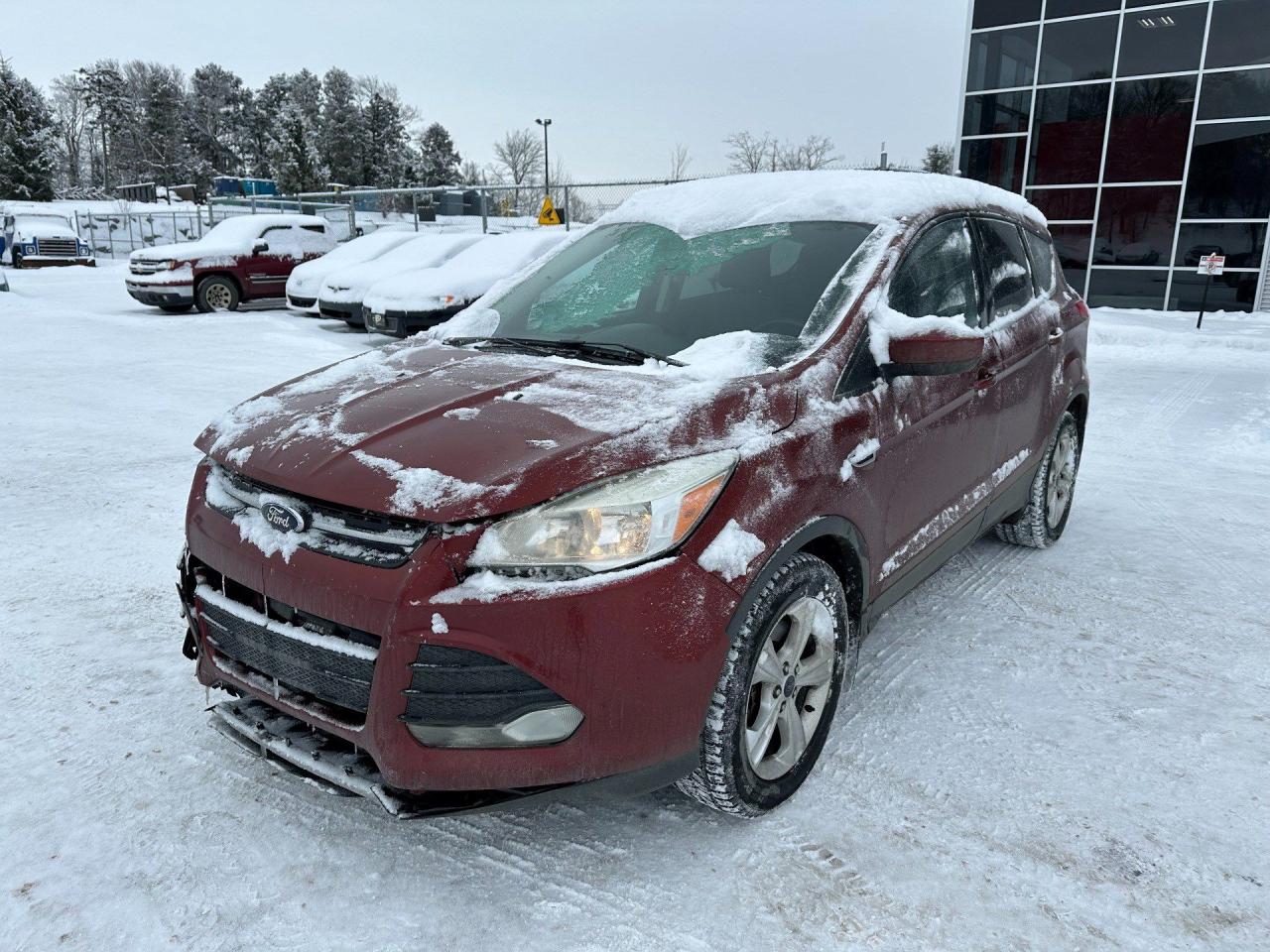 <p>Ford Escape 2014</p><p>289635 kilometres</p><p>**Radiateur percé et condensateur percé, a remplacer**</p><p>**Moteur chauffe rapidement a cause de cela**</p><p>***Moteur claquement***</p><p>Frame ok</p><p>Transmission CVT ok</p><p>Intérieur propre</p><p>Freins ok</p><p>Direction ok</p><p>Pare-choc avant cassé</p><p>Sur pneus hiver encore tres bon</p><p>-----------------------------------------------------------------</p><p>2014 Ford Escape</p><p>289635 kilometers</p><p>Drilled radiator and capacitor to be replaced** **Engine heats up quickly because of this</p><p>**Engine heats up quickly due to this**</p><p>***Engine slams***</p><p>Frame ok</p><p>CVT transmission ok</p><p>Clean interior</p><p>Brakes ok</p><p>Steering ok</p><p>Front bumper broken</p><p>On winter tires still very good</p>