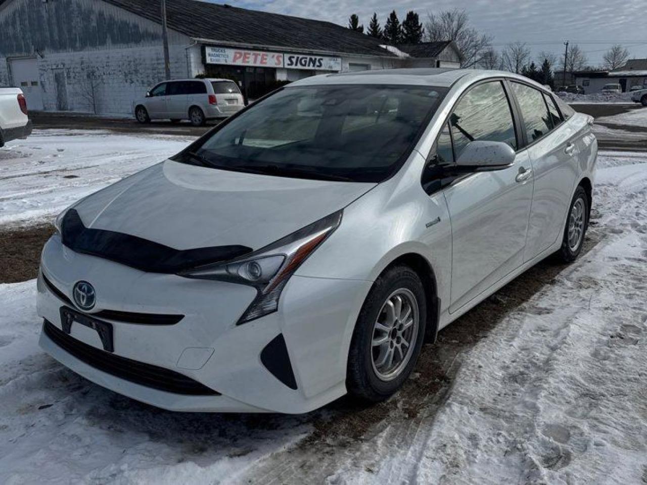 Used 2017 Toyota Prius Hybrid - Navigation | Sunroof | Bluetooth | Rear Camera | Keyless Entry | Alloy Wheels and more! for sale in Guelph, ON