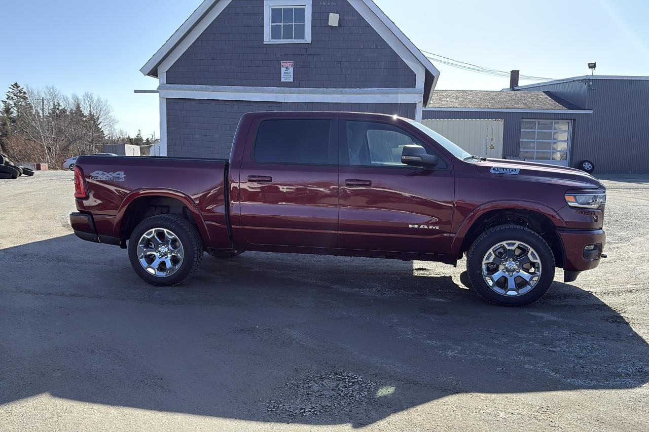 2025 RAM 1500 Big Horn 4x4 Crew Cab 5'7" Box Photo3