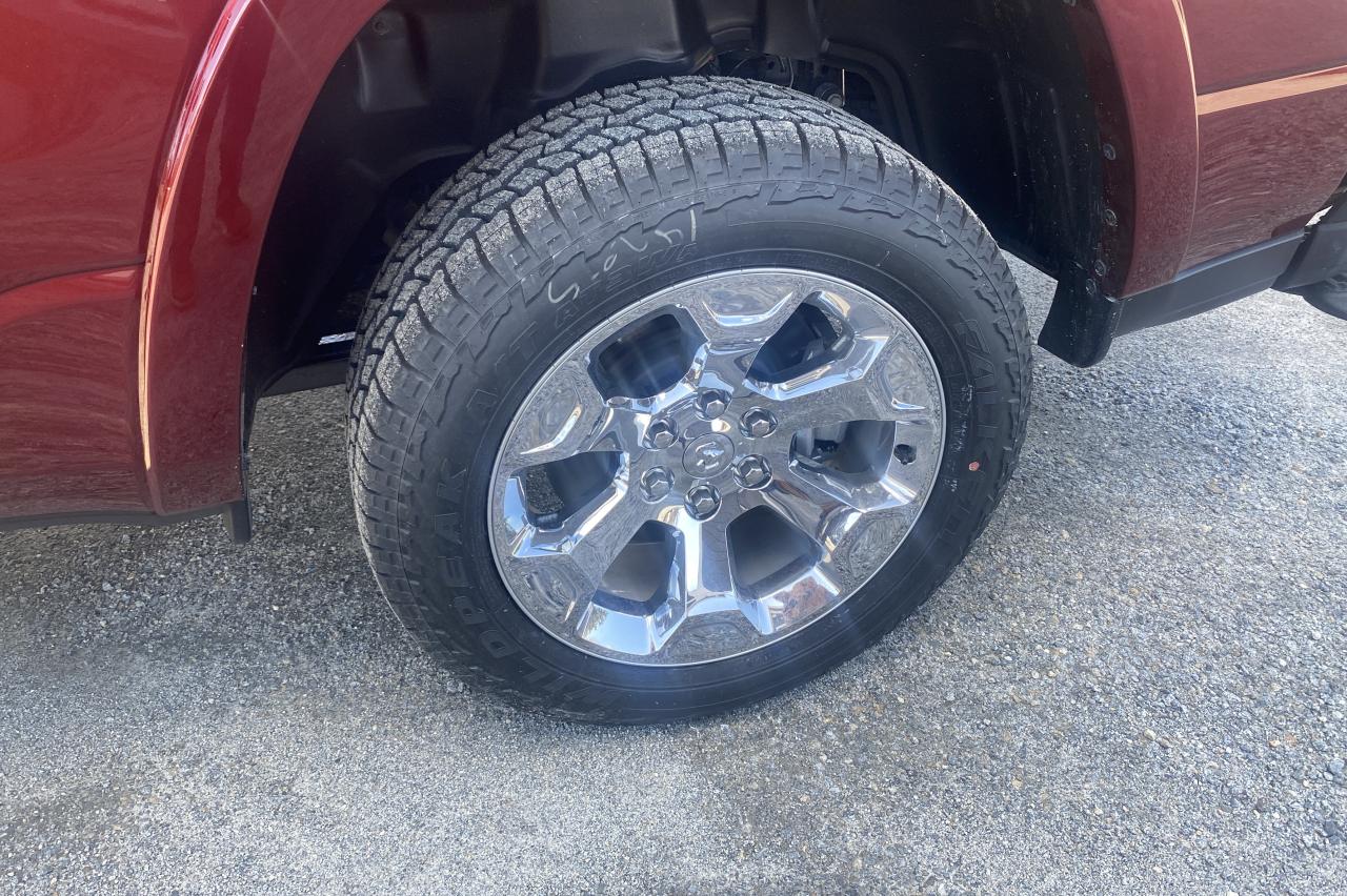 2025 RAM 1500 Big Horn 4x4 Crew Cab 5'7" Box Photo9