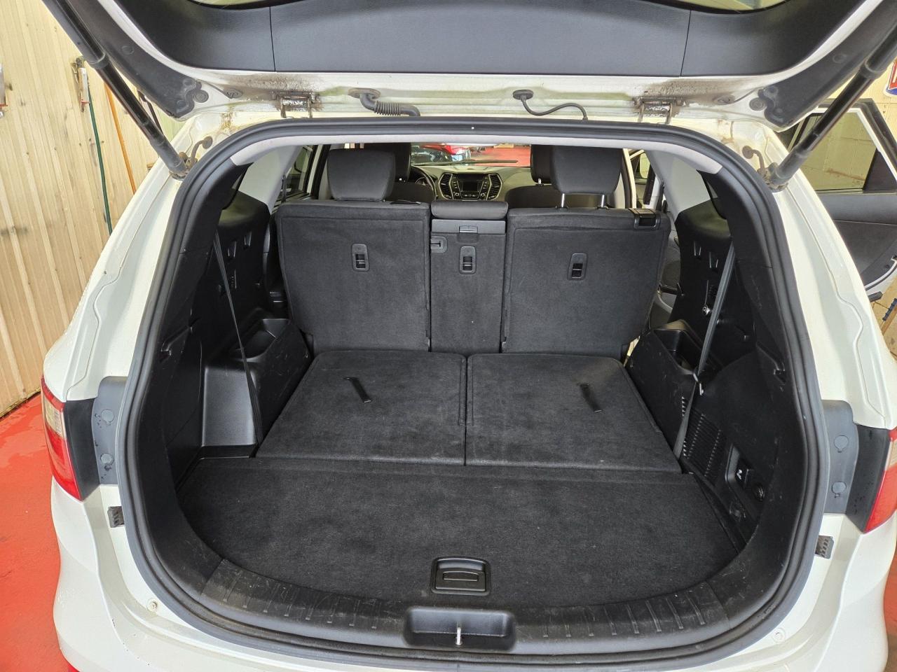 2016 Hyundai Santa Fe XL Premium - Photo #15
