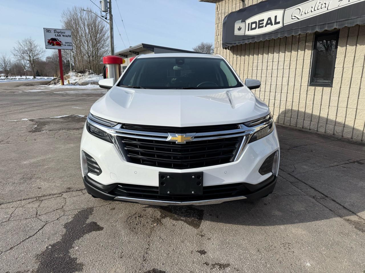 2022 Chevrolet Equinox LT - Photo #2
